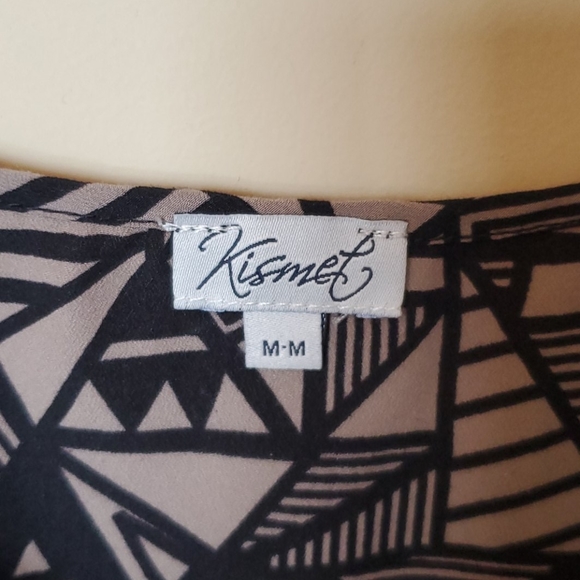 ⛱3/$20 Kismet Sleeveless Printed Top - Picture 5 of 6